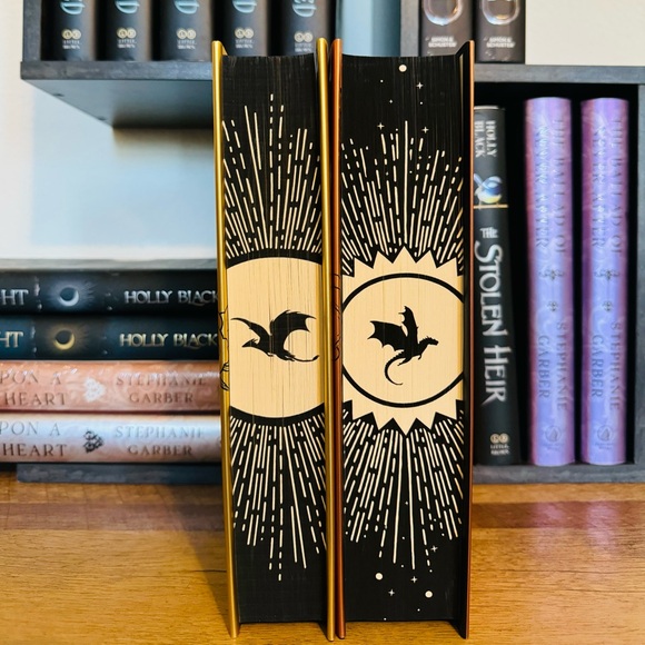 Fairyloot Exclusive Fourthwing +Fairyloot Exclusive Iron Flame by Rebecca Yarros - Picture 5 of 13